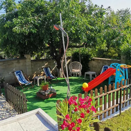 Holly 게스트하우스 *