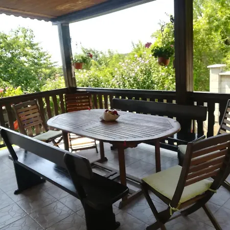 ゲストハウス Holly *