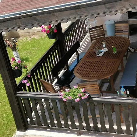 Holly Konukevi Balçık