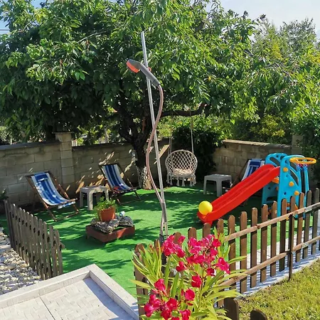 ゲストハウス Holly *