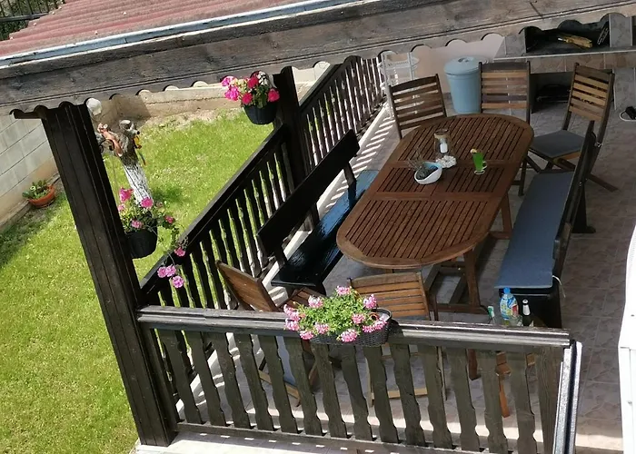 Holly Πανσιόν Μπαλτσίκ