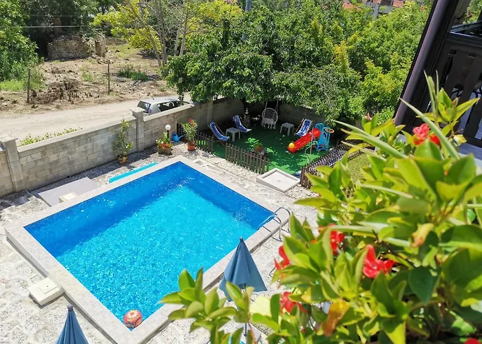 Πανσιόν Holly Μπαλτσίκ