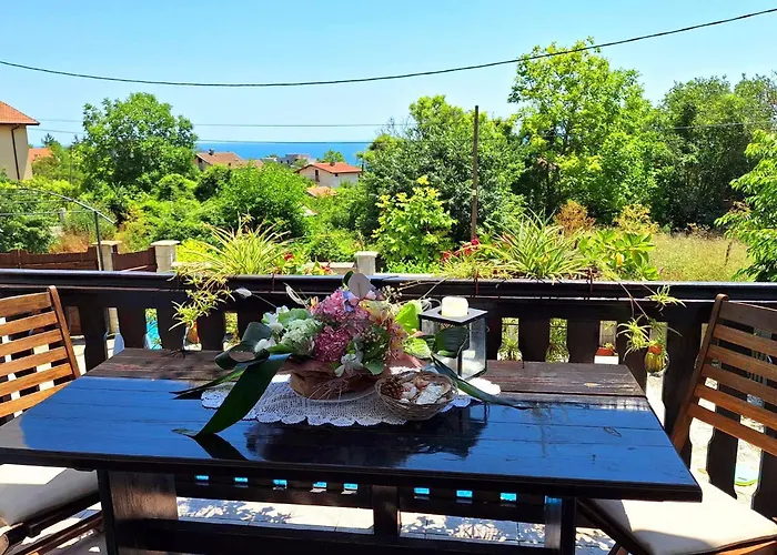 Holly Πανσιόν