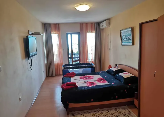 Holly Πανσιόν