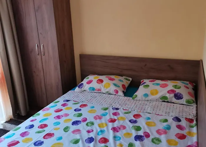 Holly Πανσιόν